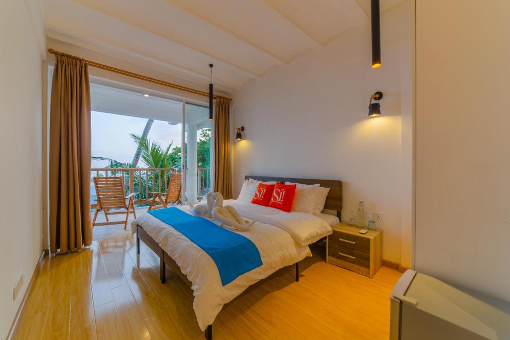 1 x Additional Night Stay - Thulusdhoo (BEFORE TRIP)
